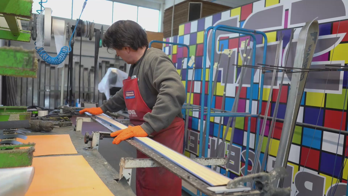 Carica il video: 